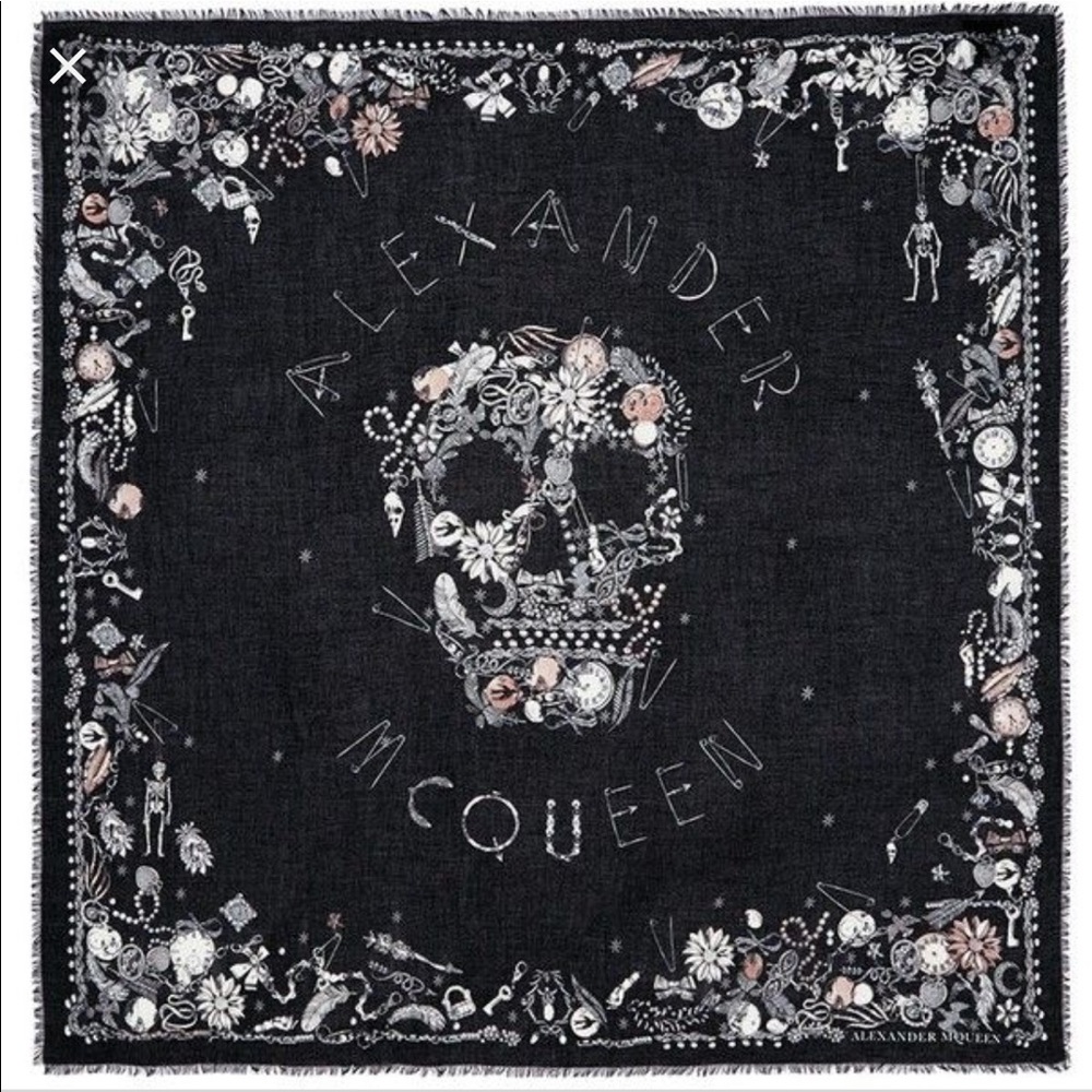 Alexander mcqueen jewelled skull